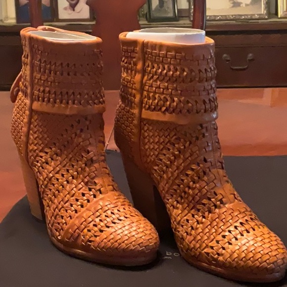 ❤️🔥HOST PICK 🥳 NIB RAG & BONE CLASSIC NEWBURY ANKLE BOOT WOVEN IN NATURAL - Picture 10 of 14